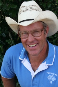 KYF #077: Joel Salatin and Polyface Farms, Part 1 | Do we play the victim card or take responsibility for our choices? It's one or the other. I'm thrilled to share this conversation about food, farming, and getting back in the kitchen -- with Joel Salatin, self-proclaimed "Christian, libertarian, environmentalist, capitalist, lunatic Farmer". Plus... the tip of the week! | KnowYourFoodPodcast.com/77