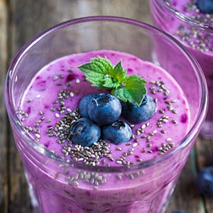 Greens, coconut water, gelatin/collagen... people are telling you to put them in your smoothies, right? Hold your horses! Wait! These "superfoods" may not be all they're cracked up to be. Before you jump in whole hog... pay attention to these 6 DON'Ts and 15 DOs. So you can make your smoothies nourishing beyond any doubt!