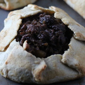 It's not too early -- especially if you're on a special diet like GAPS, Paleo, or Primal -- to start planning your menus for Thanksgiving and Christmas. Use your crockpot for this GAPS-approved holiday recipe for mincemeat pie with oh-so-nourishing ingredients -- like meat, fruit, healthy fats, and a grain-free crust.
