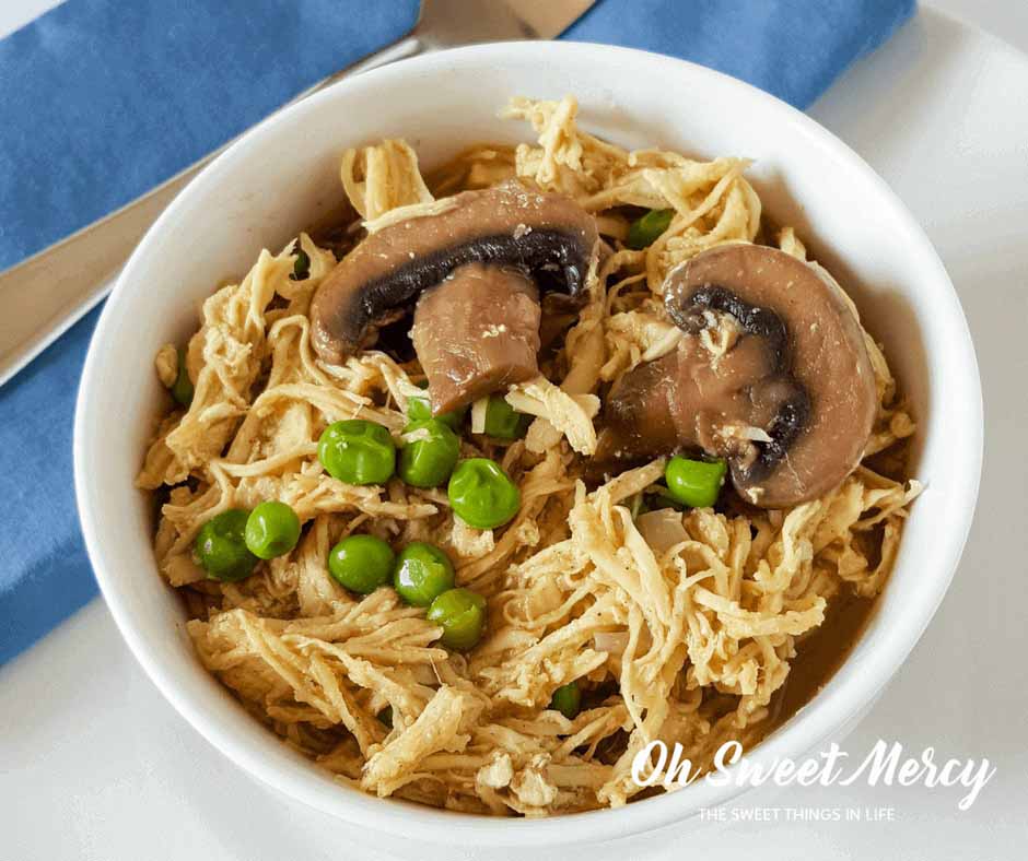 shredded chicken with peas and mushrooms