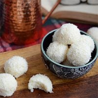 With just 4 ingredients and no baking required, you can whip up batch after batch of these Allergy-Friendly White Chocolate Peppermint Snowballs with very little time and effort. They're grain-free, nut-free, dairy-free, egg-free, soy-free, and peanut-free! Just be sure to make plenty... You wouldn't want a snowball fight! ;)