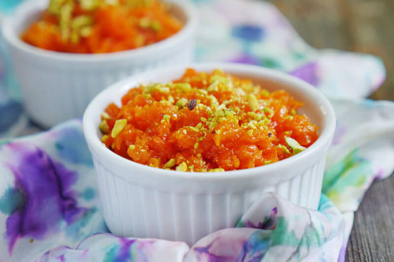 two small ceramic bowls of Indian carrot pudding